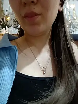 Emily  love online show from November 27, 2025, 3:51 am