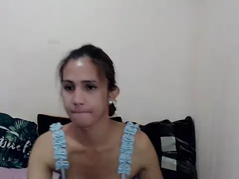 prettysam9 online show from December 17, 2025, 7:46 am