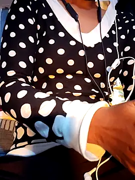 Hot-Rubyy online show from December 2, 2025, 3:58 pm