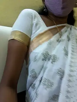 Snapshot of smileys46 chatting on November 8, 2025, 9:57 am smileys46 online show from November 8, 2025, 9:57 am