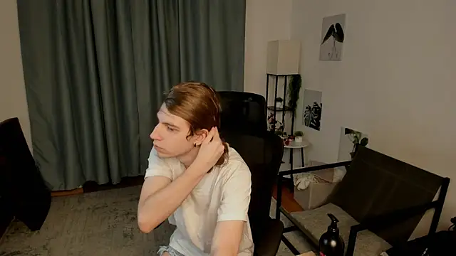 AvenGlow online show from February 5, 2026, 5:14 am