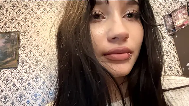 SofiaDreams09 online show from December 15, 2025, 2:12 pm