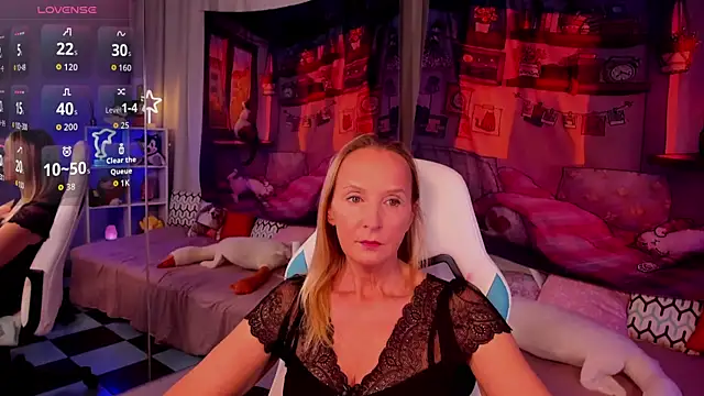 ScarlettPalmer online show from November 5, 2025, 10:40 am