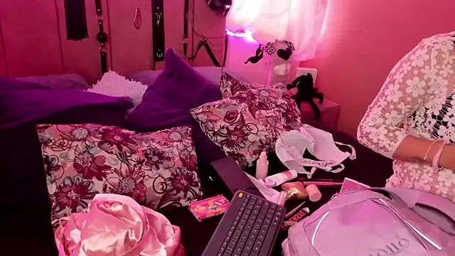 CleareRems online show from November 19, 2025, 12:16 pm