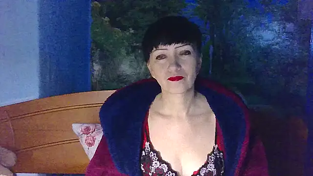 IffetLove42 online show from February 6, 2026, 8:05 pm