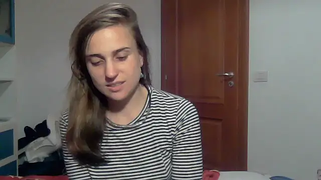 SinnEmily online show from April 11, 2026, 4:10 pm