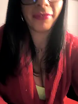 Snapshot of paularois chatting on November 2, 2025, 4:06 am paularois online show from November 2, 2025, 4:06 am