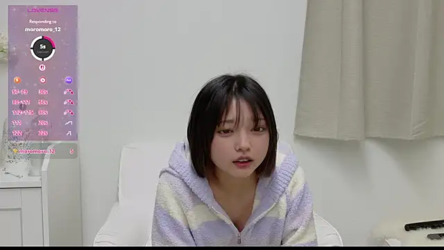 Snapshot of -Yoru- chatting on February 7, 2026, 8:33 am -Yoru- online show from February 7, 2026, 8:33 am