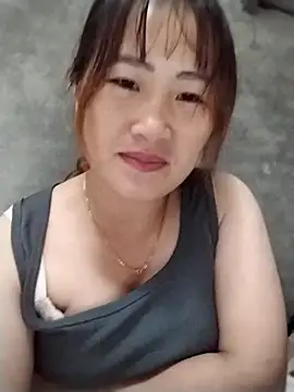 emini-xx online show from November 4, 2025, 1:59 pm