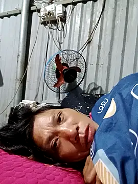 bella-la online show from October 30, 2025, 6:16 pm