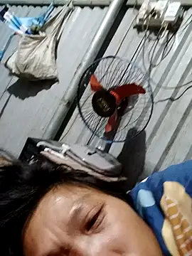 bella-la online show from December 21, 2025, 11:05 pm