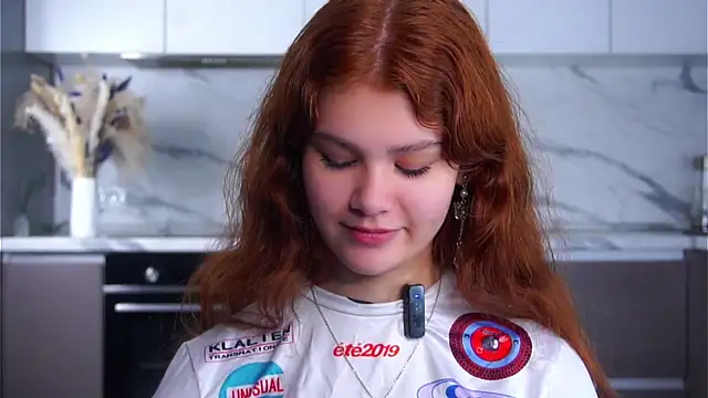 YettaCalabria online show from December 18, 2025, 11:25 am