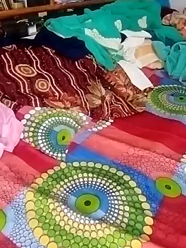 hot couple 000 online show from February 16, 2026, 4:16 pm