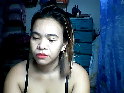 Snapshot of Honeyjean_30 chatting on October 29, 2025, 4:22 am Honeyjean 30 online show from October 29, 2025, 4:22 am