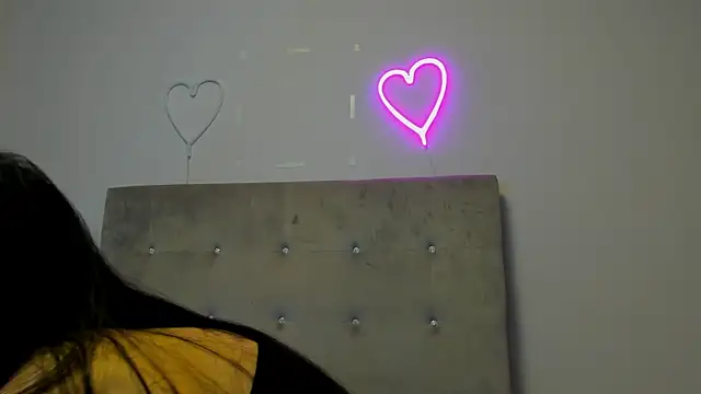 Snapshot of brianaflynt chatting on February 19, 2026, 7:44 pm brianaflynt online show from February 19, 2026, 7:44 pm