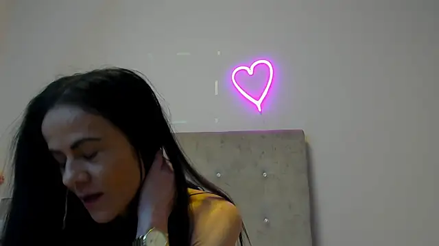 Snapshot of brianaflynt chatting on February 16, 2026, 7:23 pm brianaflynt online show from February 16, 2026, 7:23 pm