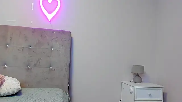 Snapshot of brianaflynt chatting on March 3, 2026, 7:32 pm brianaflynt online show from March 3, 2026, 7:32 pm