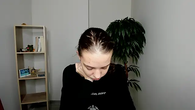 Snapshot of CorazonKlann chatting on October 29, 2025, 11:42 am CorazonKlann online show from October 29, 2025, 11:42 am