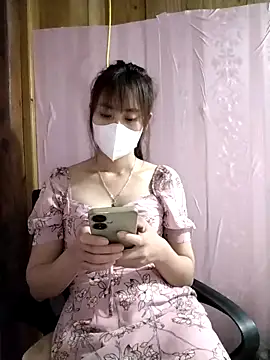 Em xinh01 online show from April 14, 2026, 1:49 pm