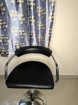 shreyareddy99 online show from April 27, 2026, 3:15 am