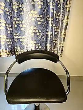 shreyareddy99 online show from April 24, 2026, 7:32 am