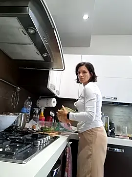 Piediniecollant online show from November 8, 2025, 1:25 pm