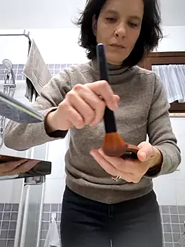 Piediniecollant online show from December 19, 2025, 5:43 am