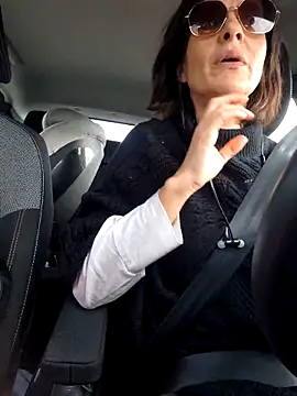 Piediniecollant online show from November 12, 2025, 11:03 am