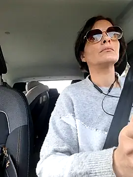 Piediniecollant online show from March 6, 2026, 11:05 am