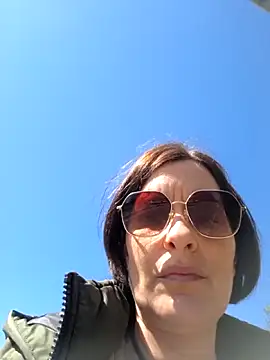 Piediniecollant online show from April 7, 2026, 10:17 am