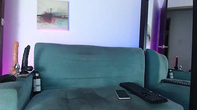 evelinmartinez online show from February 22, 2026, 7:37 pm