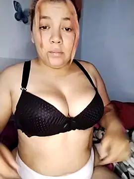 Snapshot of emely_kiss_ chatting on November 9, 2025, 2:04 am emely kiss online show from November 9, 2025, 2:04 am