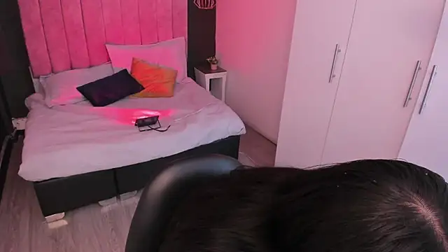 mia jagger online show from March 16, 2026, 9:06 pm