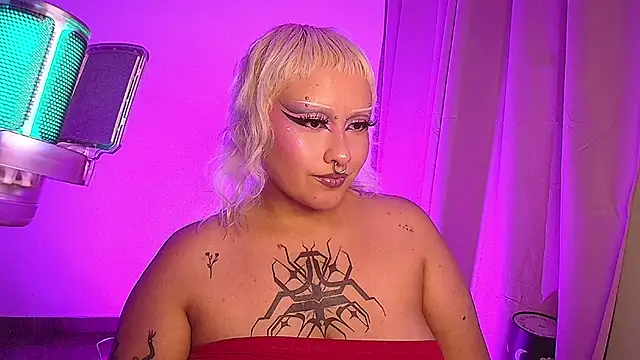 pinkbaddie777 online show from February 18, 2026, 4:10 am