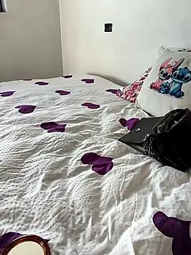 carlina28 online show from November 25, 2025, 11:21 am