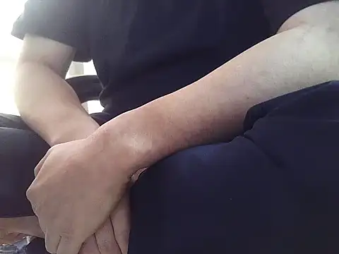 Snapshot of Stripholyday chatting on October 28, 2025, 12:00 am Stripholyday online show from October 28, 2025, 12:00 am