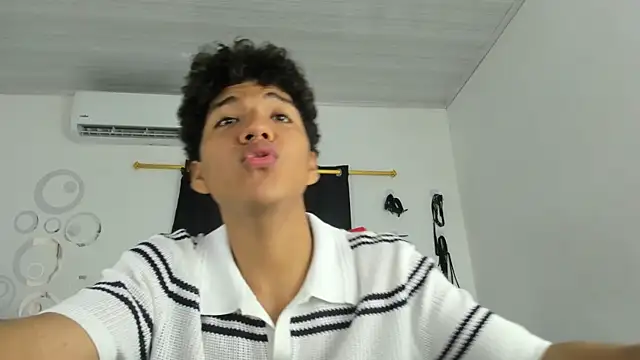 Maximiliano Khalil online show from November 22, 2025, 7:02 pm