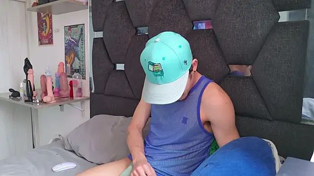 J-Moo online show from November 11, 2025, 3:40 pm