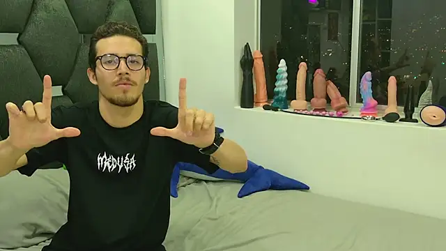 J-Moo online show from November 6, 2025, 2:59 am