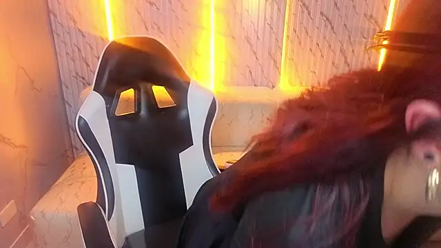 Alana Tx  online show from November 14, 2025, 3:21 am