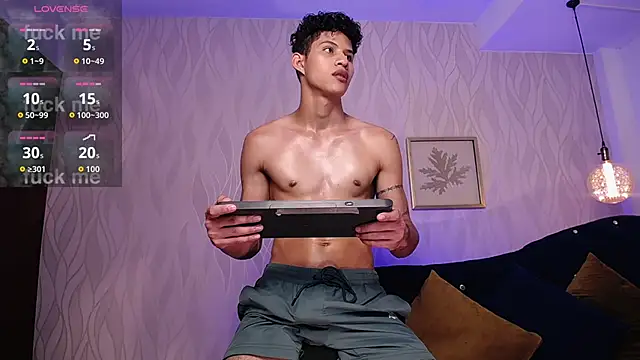 KamiSuarez online show from February 12, 2026, 6:29 pm