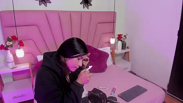 Kim Luna1 online show from February 15, 2026, 3:18 am