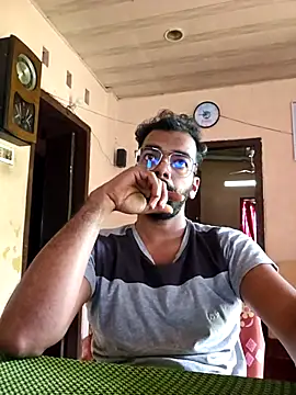 Snapshot of nithinrr chatting on October 28, 2025, 5:18 am nithinrr online show from October 28, 2025, 5:18 am