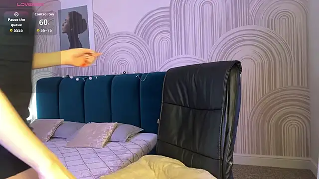 R I N A online show from December 5, 2025, 1:05 am