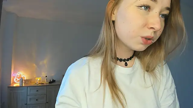 Snapshot of Angella_Mills chatting on November 6, 2025, 6:17 am Angella Mills online show from November 6, 2025, 6:17 am