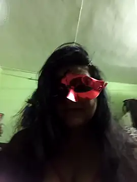 Snapshot of LOVE__RANI chatting on May 19, 2026, 1:43 am LOVE RANI online show from May 19, 2026, 1:43 am