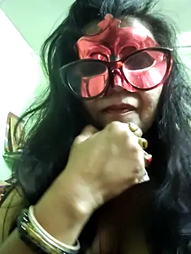 Snapshot of LOVE__RANI chatting on May 24, 2026, 3:45 pm LOVE RANI online show from May 24, 2026, 3:45 pm