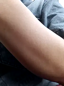 yoyo-mi online show from April 7, 2026, 3:30 am