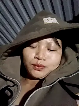 yoyo-mi online show from November 1, 2025, 9:30 pm