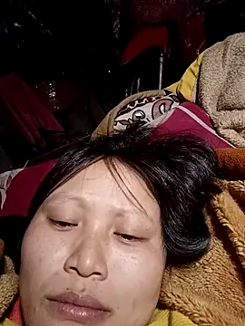 yoyo-mi online show from November 17, 2025, 1:59 pm